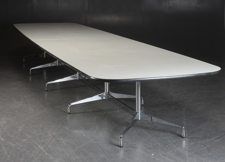 Tisch, Vitra Segmented Table 582 cm - Charles & Ray Eames