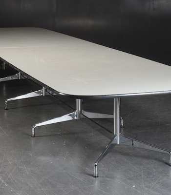 Tisch, Vitra Segmented Table 582 cm - Charles & Ray Eames
