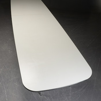 Tisch, Vitra Segmented Table 582 cm - Charles & Ray Eames