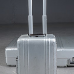 Koffer, 3 x Zero Halliburton Aluminium mit Rädern und Griffen