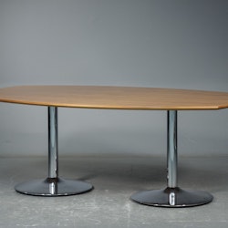Konferenztisch von HOWE in Nussbaum - 200 x 120 cm