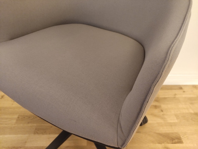 Konferenzstuhl, Vitra Softshell Chair mit Rollen - Design Bouroullec