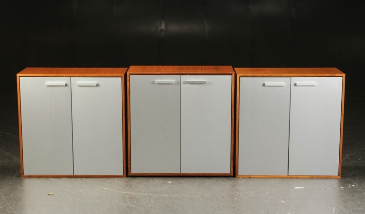 Kabinett, nussbaum schrank mit Aluminiumtüren - 80 cm