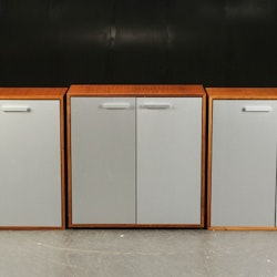 Kabinett, nussbaum schrank mit Aluminiumtüren - 80 cm