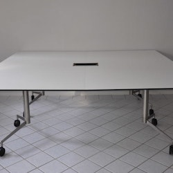 Konferenztisch / Projekttisch mit Rollen, Paustian Spinal Table - 210 x 200 cm