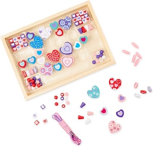 Melissa & Doug Träpärlor Hjärtan