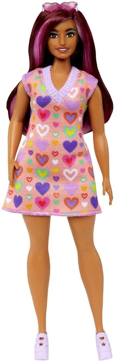 Barbie Fashionistas Docka med Hjärtmönstrad Sweaterklänning