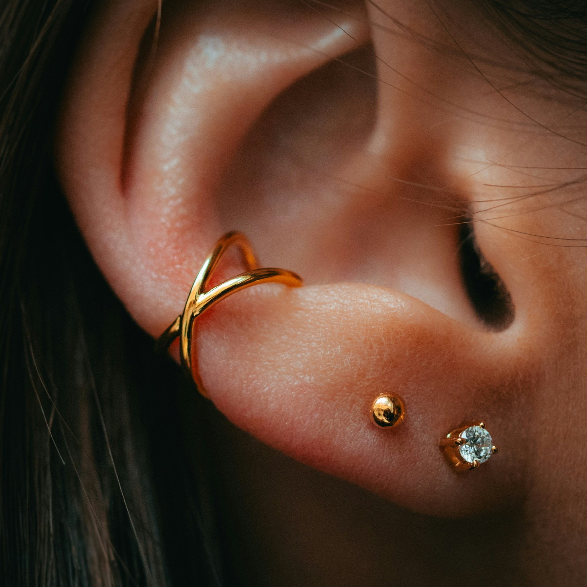 Kraft earcuff guld