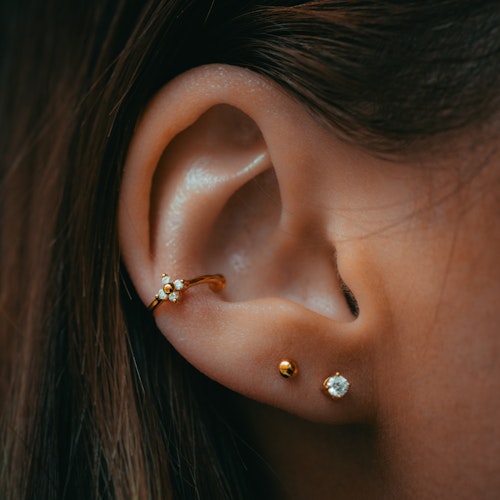 Blom earcuff guld