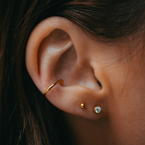 Stilla earcuff guld