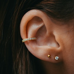 Tindra earcuff guld