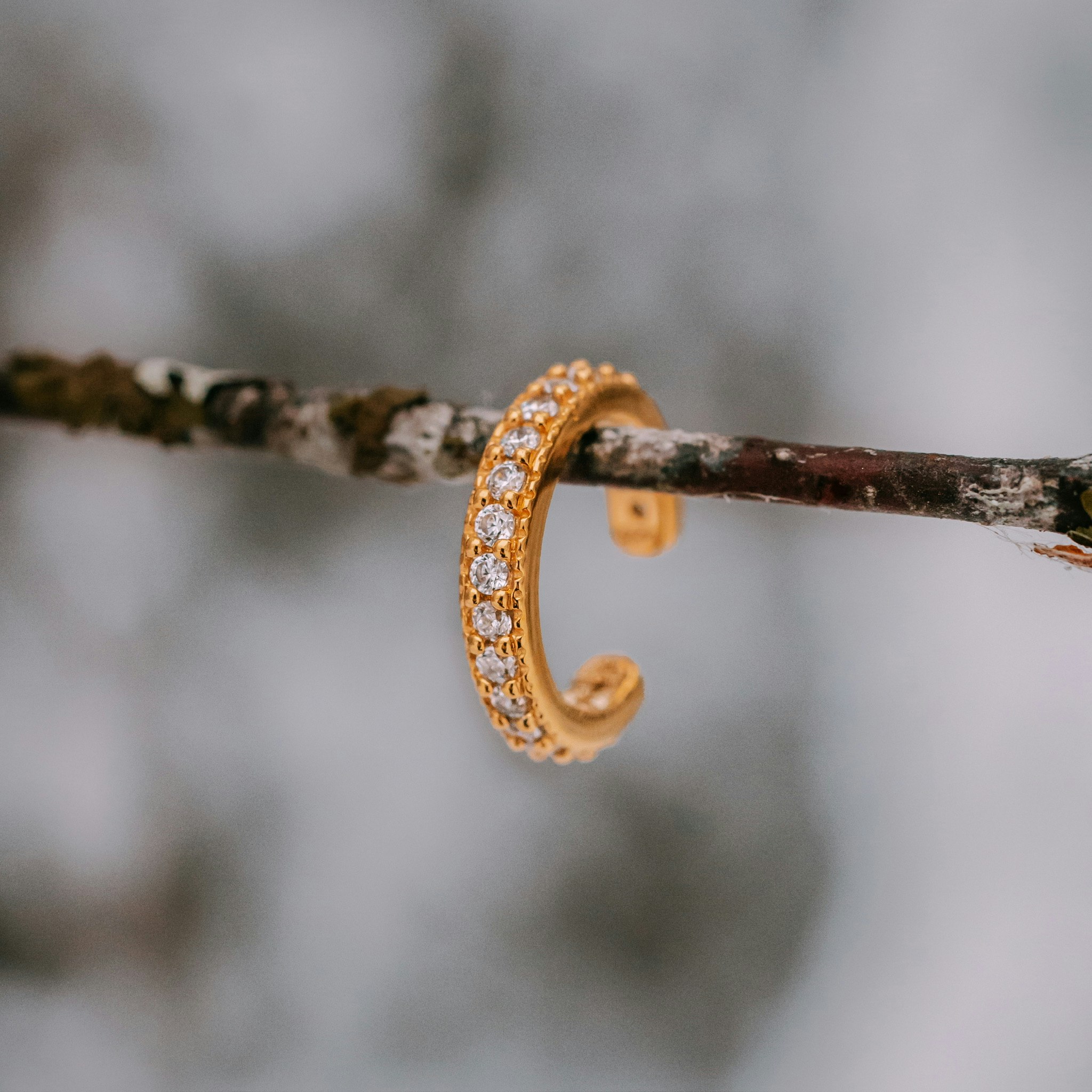 Tindra earcuff guld
