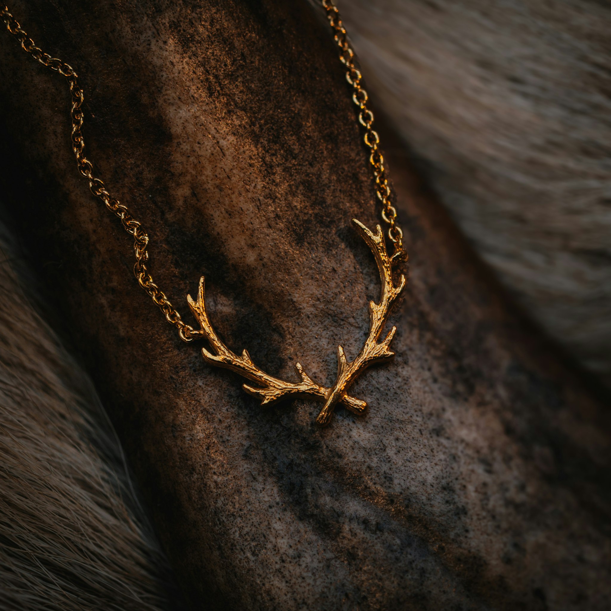 Vilda halsband guld