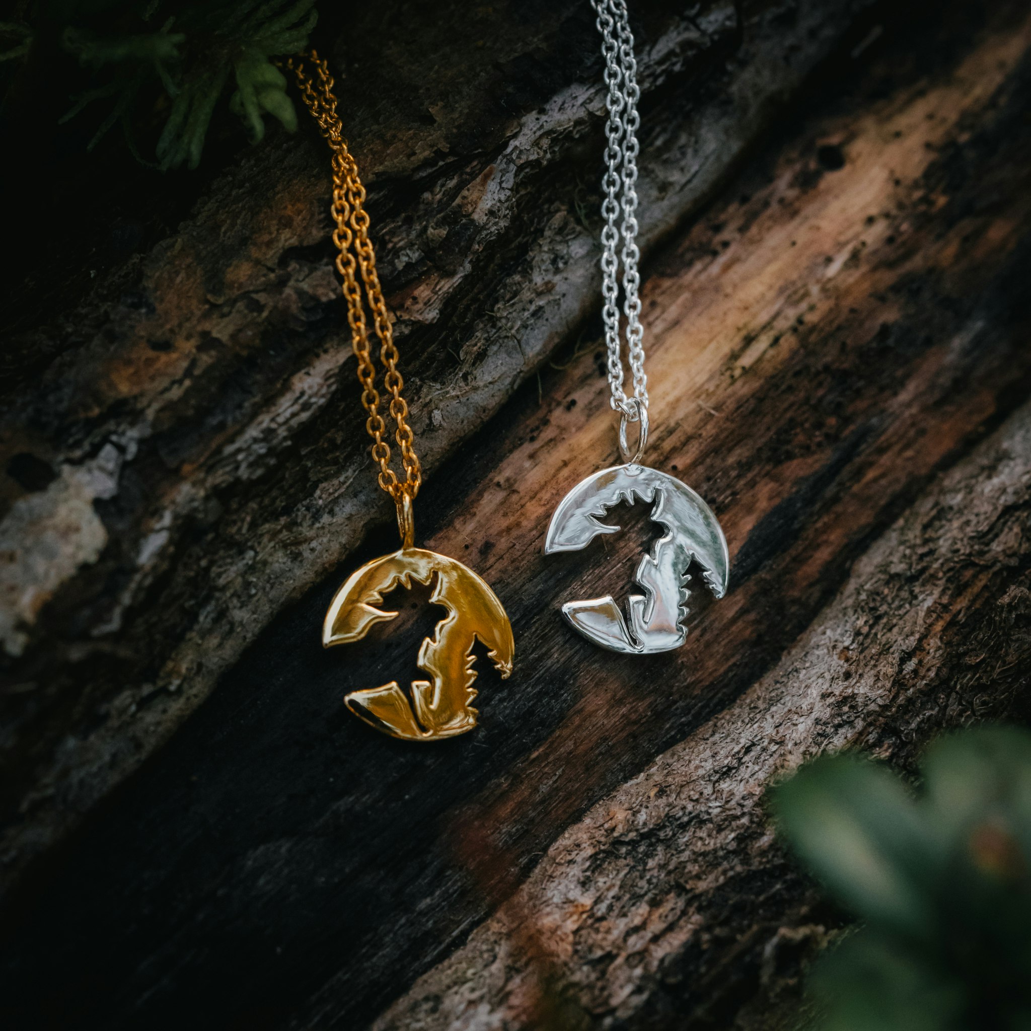 Ståtlig halsband guld