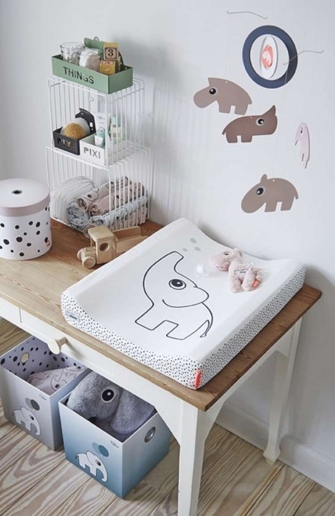Hur organsiera skötbordet för en nyfödd