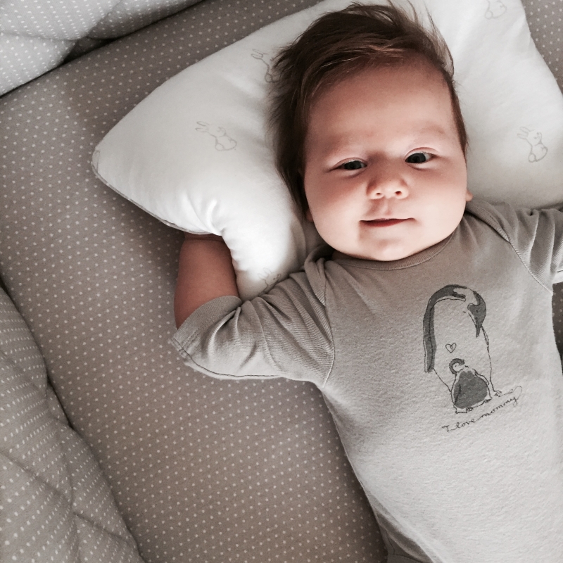 Sovpåse, täcke eller filt? Vad är bäst för en baby att sova i?