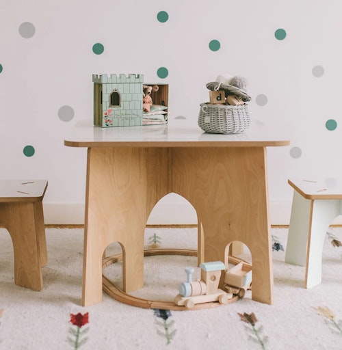 Bord och pall till barnrummet, Roundabout