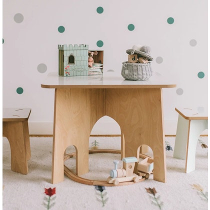 Table and stool for the children's room, Roundabout