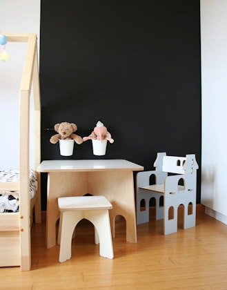 Table and chair for the children's room, Roundabout