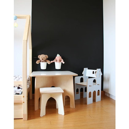 Table and chair for the children's room, Roundabout