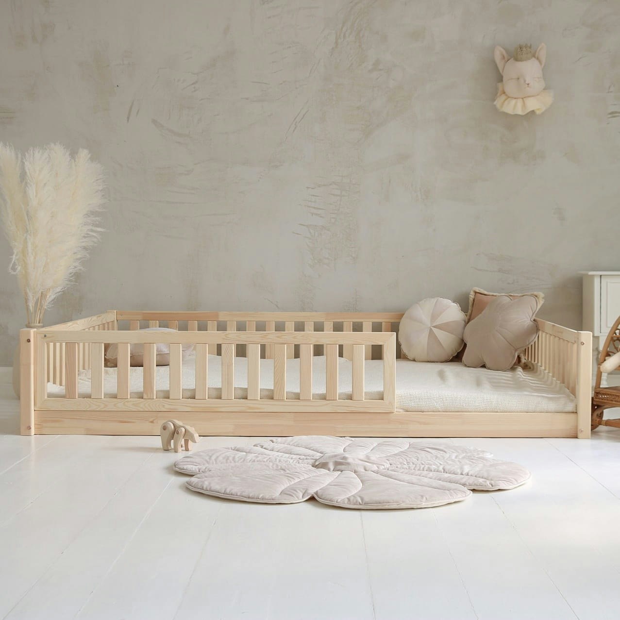 Natural large children's bed Lisa 140x200 cm 