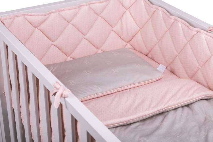 Bed bumper pink with grey dots 
