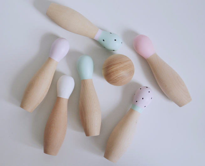 Bowling Set in wood- watermelon pink 