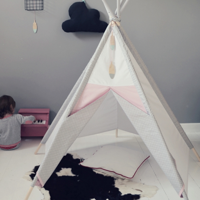 Reading tent tipi - grey&pink dots, little nomad 