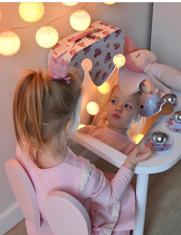 Spegel prinsesskrona till barnrummet 