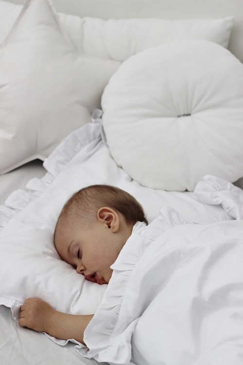 Vit newborn bäddset med kudde och täcke vagga, Cotton & Sweets 