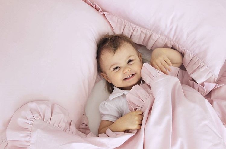 Puderrosa newborn bäddset med kudde och täcke , Cotton & Sweets 