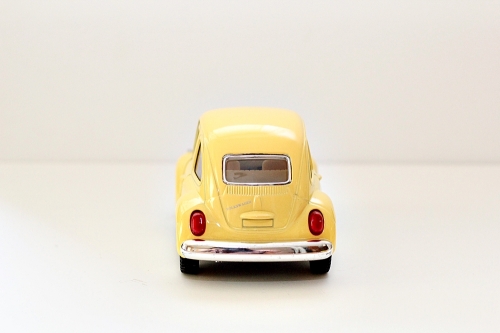 Leksaksbil stor Volkswagen pastell beetle gul 