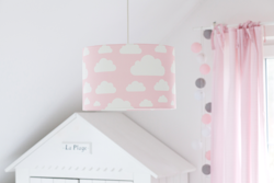 Lamps&Company, Rosa taklampa till barnrummet, moln