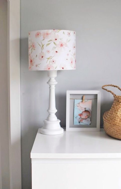 Lamps&Company, Bordslampa till barnrummet blossom 