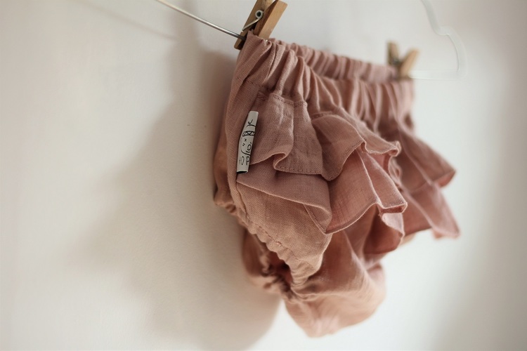 Pink bloomers in linen with flounce 