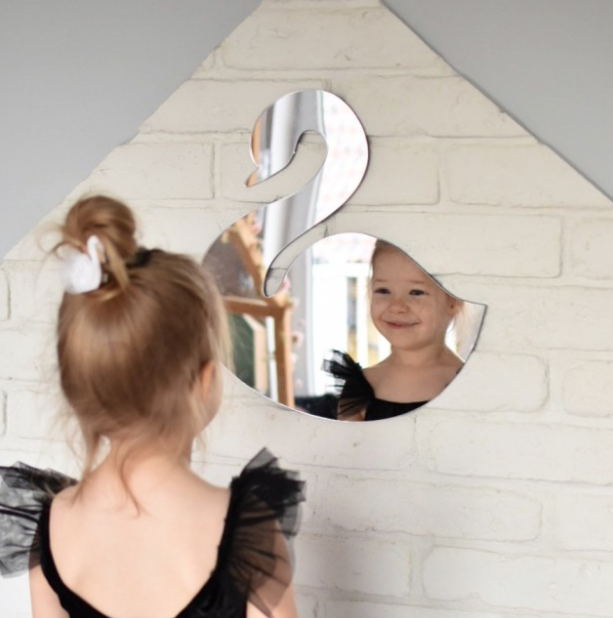 Mirror swan for children's room 