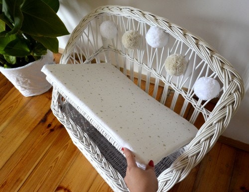 Lilu, rattan storage bench for children's room, white - Babylove.se