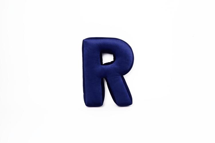 Velvet alphabet pillow - Letter R 
