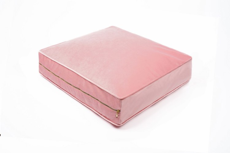 Pink rectangular velvet seat pouf 