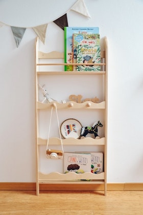 Bookshelf for the kids room , FRILL natural