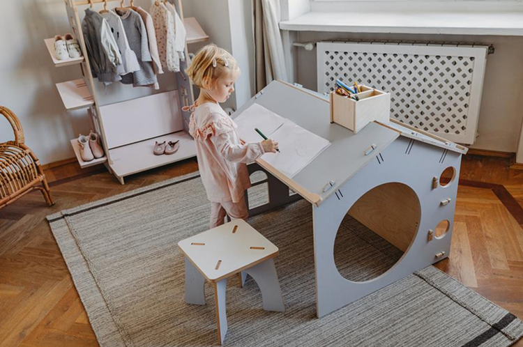 Playhouse with desk 