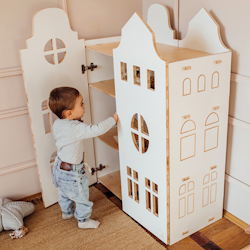 Mini Wardrobe, Mini garderob hus