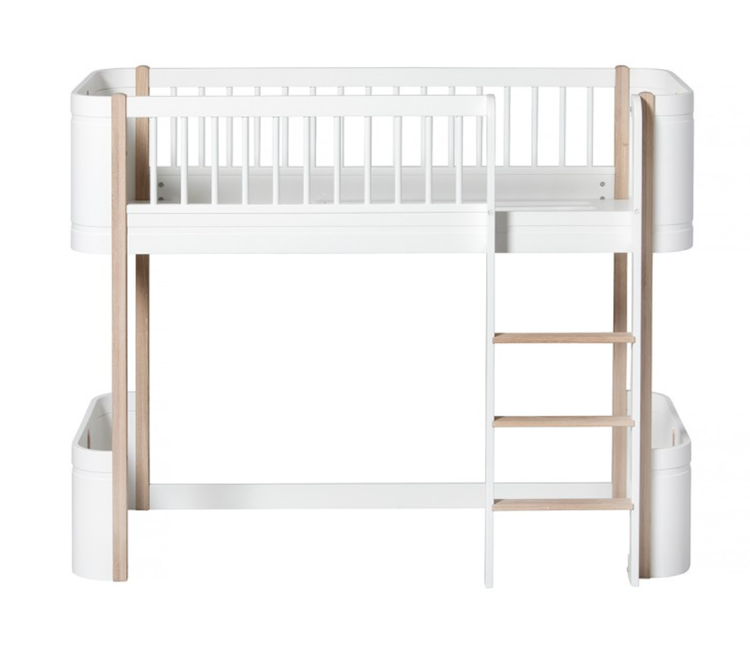Oliver Furniture, loftsäng Mini+, vit/ek Vit/ek loftsäng i ett barnrum