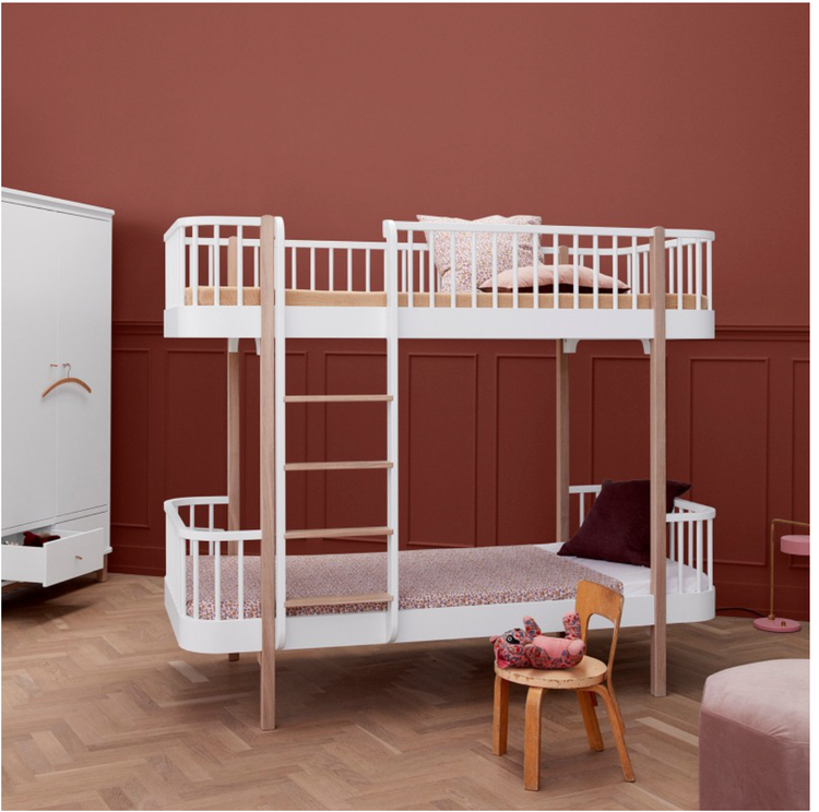 Oliver Furniture, våningsäng vit/ek 90x200 Vit/ek våningssäng i ett barnrum