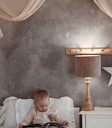 Lamps&Company, Bordslampa till barnrummet, brun sammet