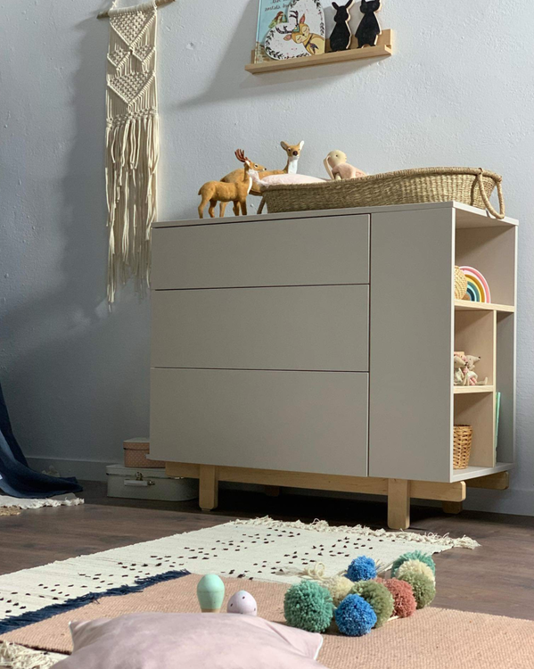 Woodluck, byrå med bokhylla, BASIC Byrå med bokhylla till barnrummet