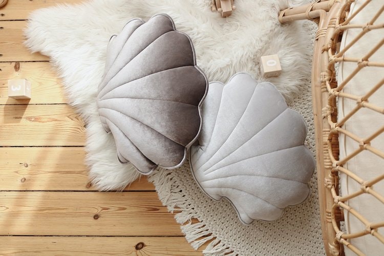 Moi Mili, pillow shell silver pearl 