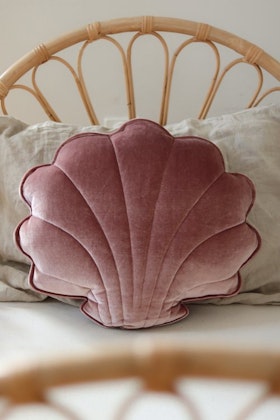 Moi Mili, cushion shell cosmic pearl