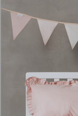 Babylove, Rosa påslakanset spjälsäng och juniorsäng