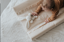 Babylove, changing mat with flounce, beige